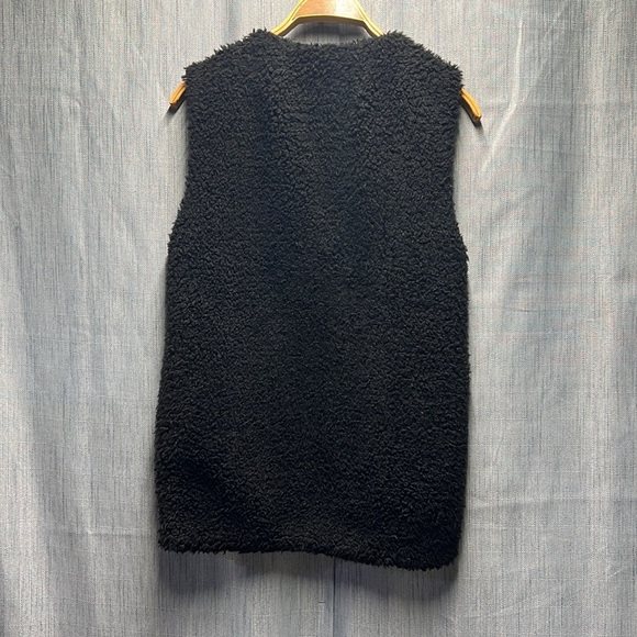 🚩 Aritzia Wilfred black zip up fuzzy vest size XXS - Picture 6 of 7